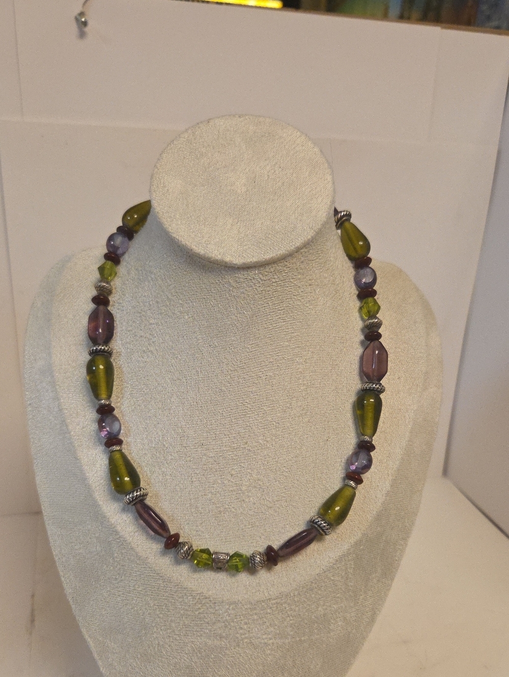 Green and Purple Beaded Necklace with Silver Accents [0161].